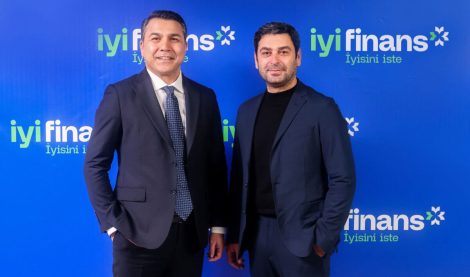 أوزان أكبابا يشارك في إعلان جديد لعلامة İyi Finans